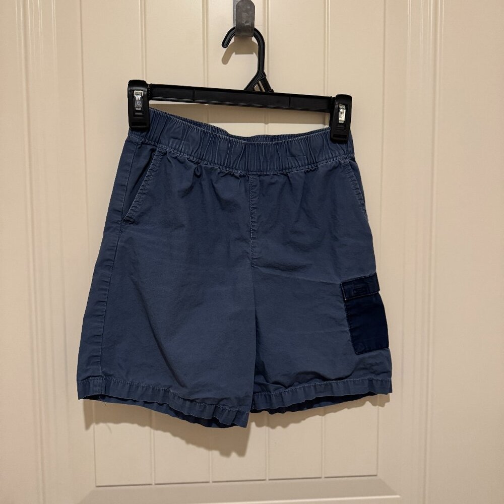 Boys Columbia Navy Cargo shorts size Medium